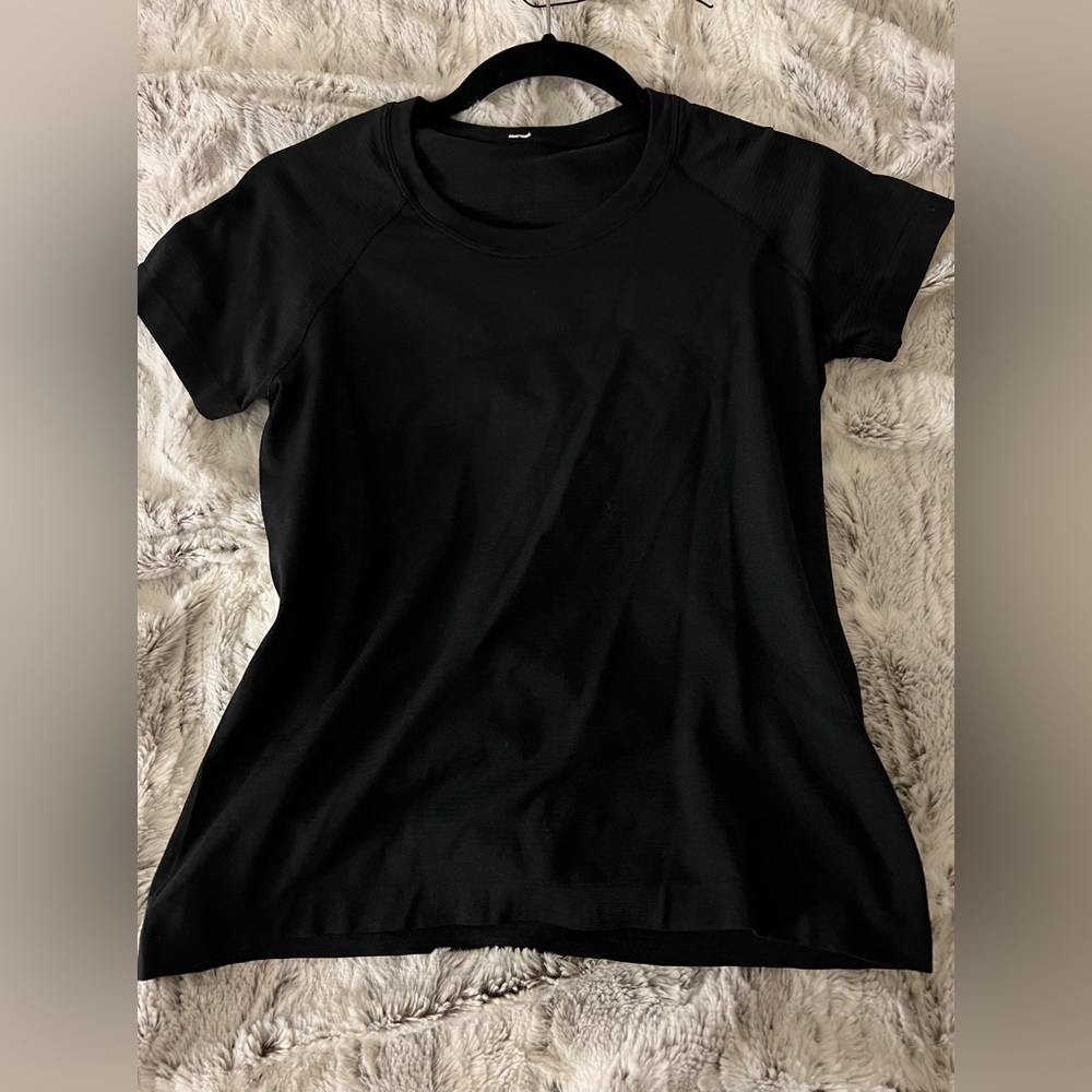 Lululemon black swiftly tech shirt 2.0 race length size 8